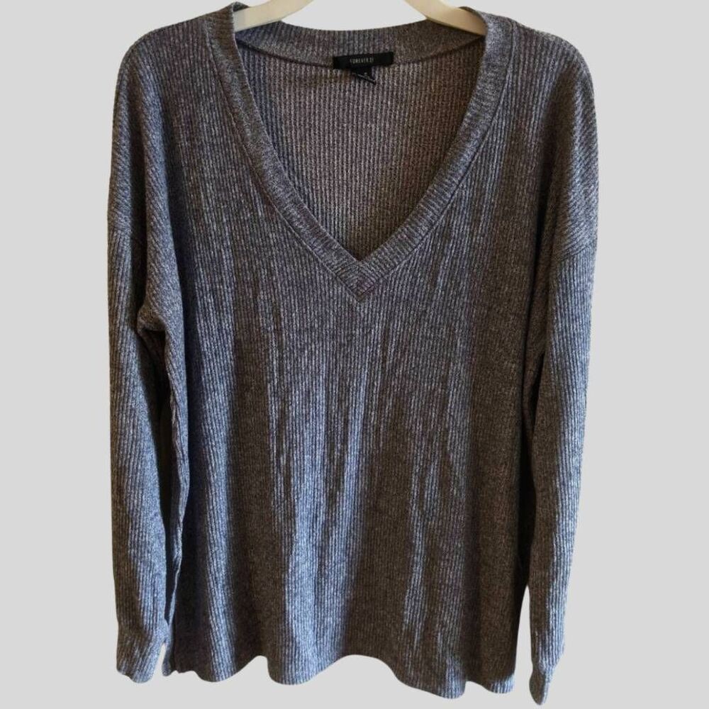 Forever 21 Ribbed Knit Sweater Women's Size Medium Gray V-Neck Slouchy Pullover